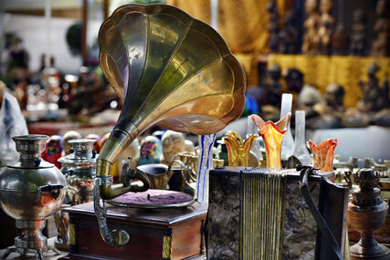 Grammophon auf Flohmarkt