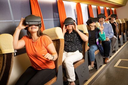 Virtual Reality Tour im 80er Jahre Bus